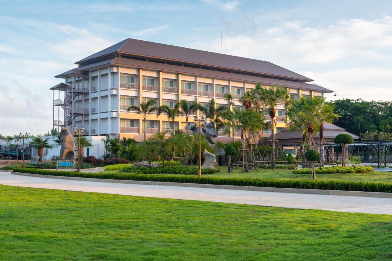 Swan Lake Hotel Саттахип Экстерьер фото