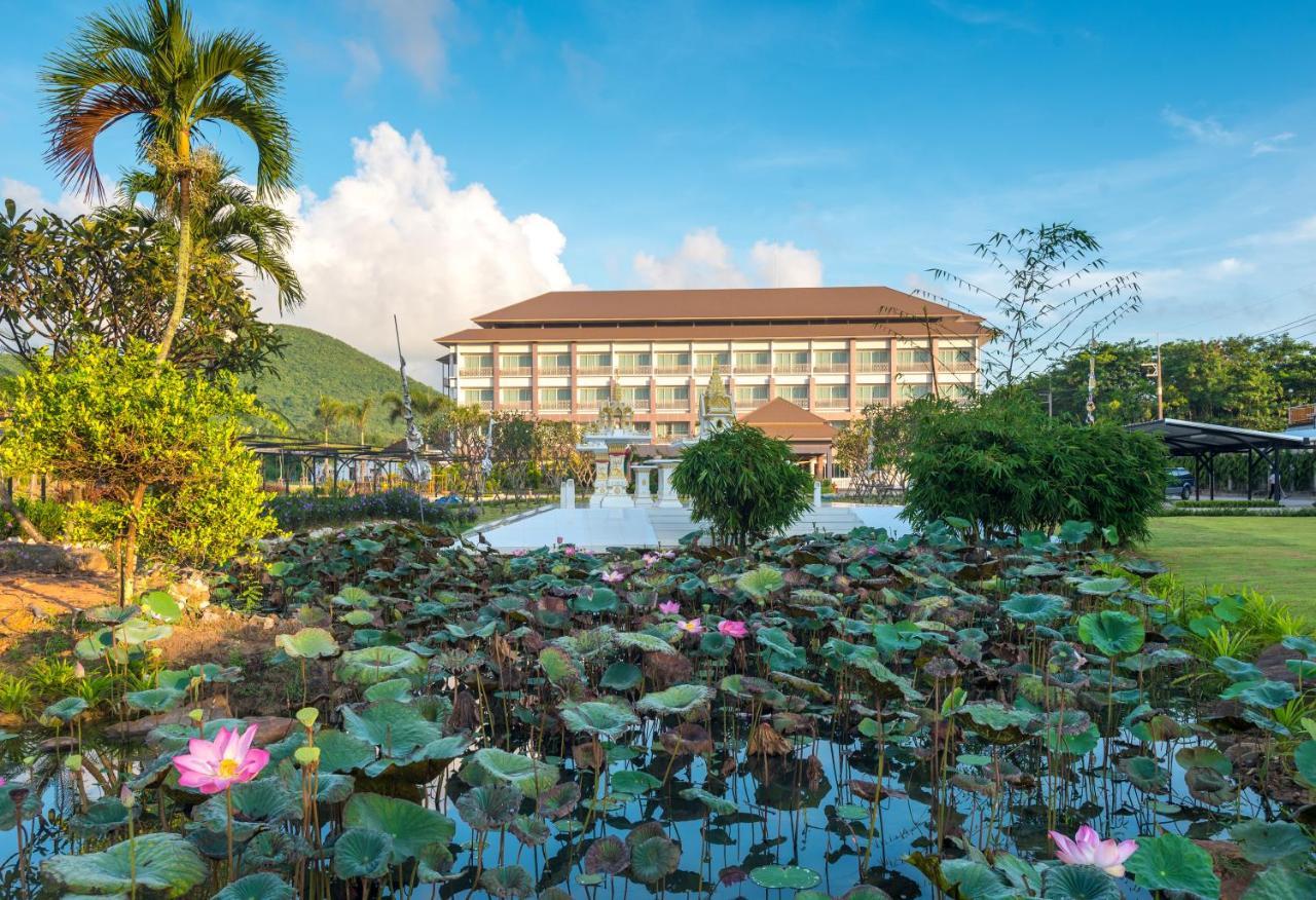 Swan Lake Hotel Саттахип Экстерьер фото